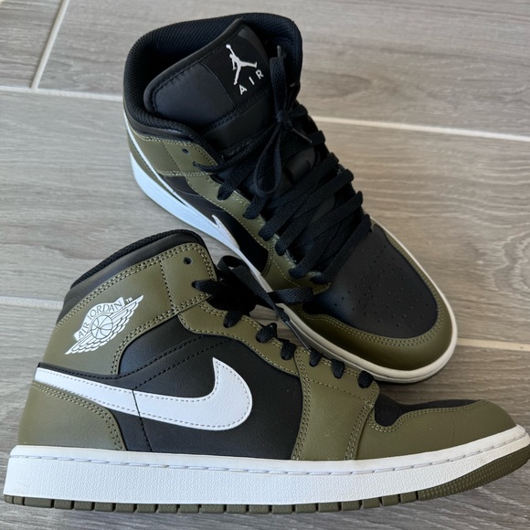 Jordan Other - NIKE Jordan 1 Sneakers